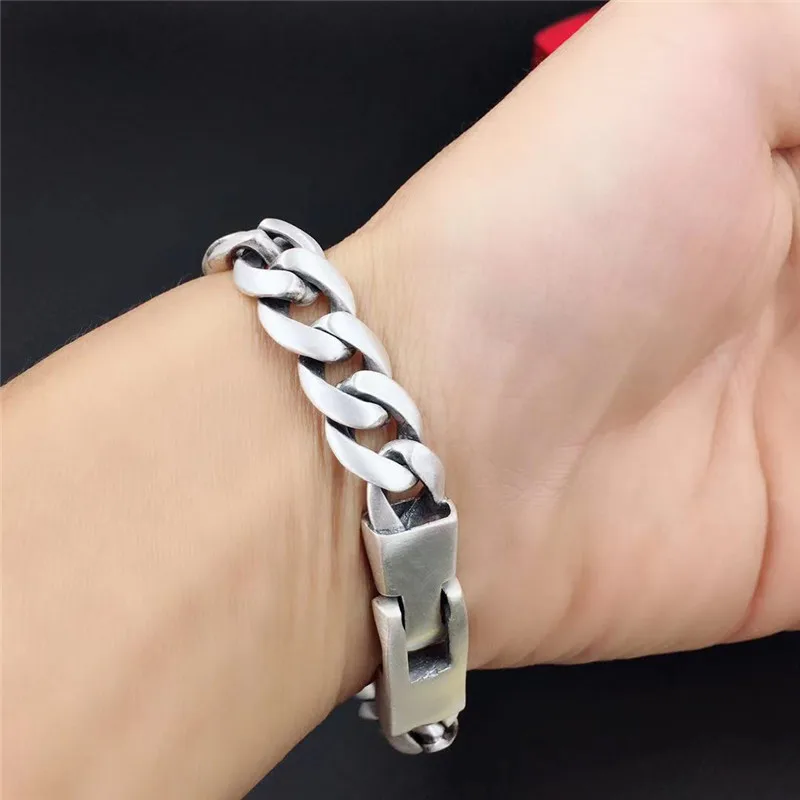 925 Sterling silver color Tibetan Buddhism Men Bracelet Six Words Mantra OM MANI PADME HUM link chainThai silver Bangle Jewelry
925 Sterling silver color Tibetan Buddhism Men Bracelet Six Words Mantra OM MANI PADME HUM link chainThai silver Bangle Jewelry