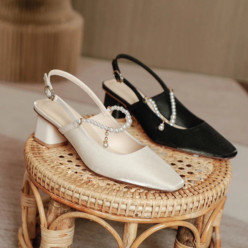 High-heeled Baotou sandals female summer 2021 new square toe pearl sexy fairy style thick heel mid-heel shoes
High-heeled Baotou sandals female summer 2021 new square toe pearl sexy fairy style thick heel mid-heel shoes