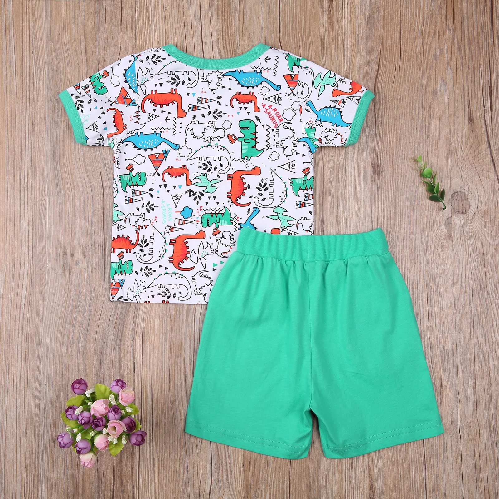 2021 New Summer 2-7Y Baby Boy Dinosaur Cartoon 2Pcs Set Short Sleeve T-Shirt Top+ROAR Letter Print Shorts Children Clothes 
2021 New Summer 2-7Y Baby Boy Dinosaur Cartoon 2Pcs Set Short Sleeve T-Shirt Top+ROAR Letter Print Shorts Children Clothes