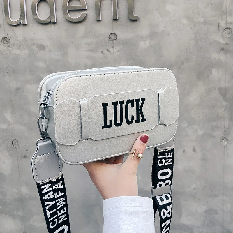 Fashion Handbag 2021 New Women bag Small Square Bag Single Shoulder Messenger Bags luxury handbags black bag bolsa feminina
Fashion Handbag 2021 New Women bag Small Square Bag Single Shoulder Messenger Bags luxury handbags black bag bolsa feminina