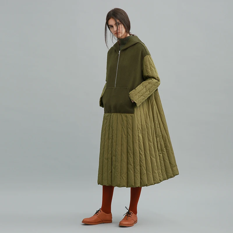 2020 original design winter new product double-sided stitching loose large A-type dress down jacket
2020 original design winter new product double-sided stitching loose large A-type dress down jacket