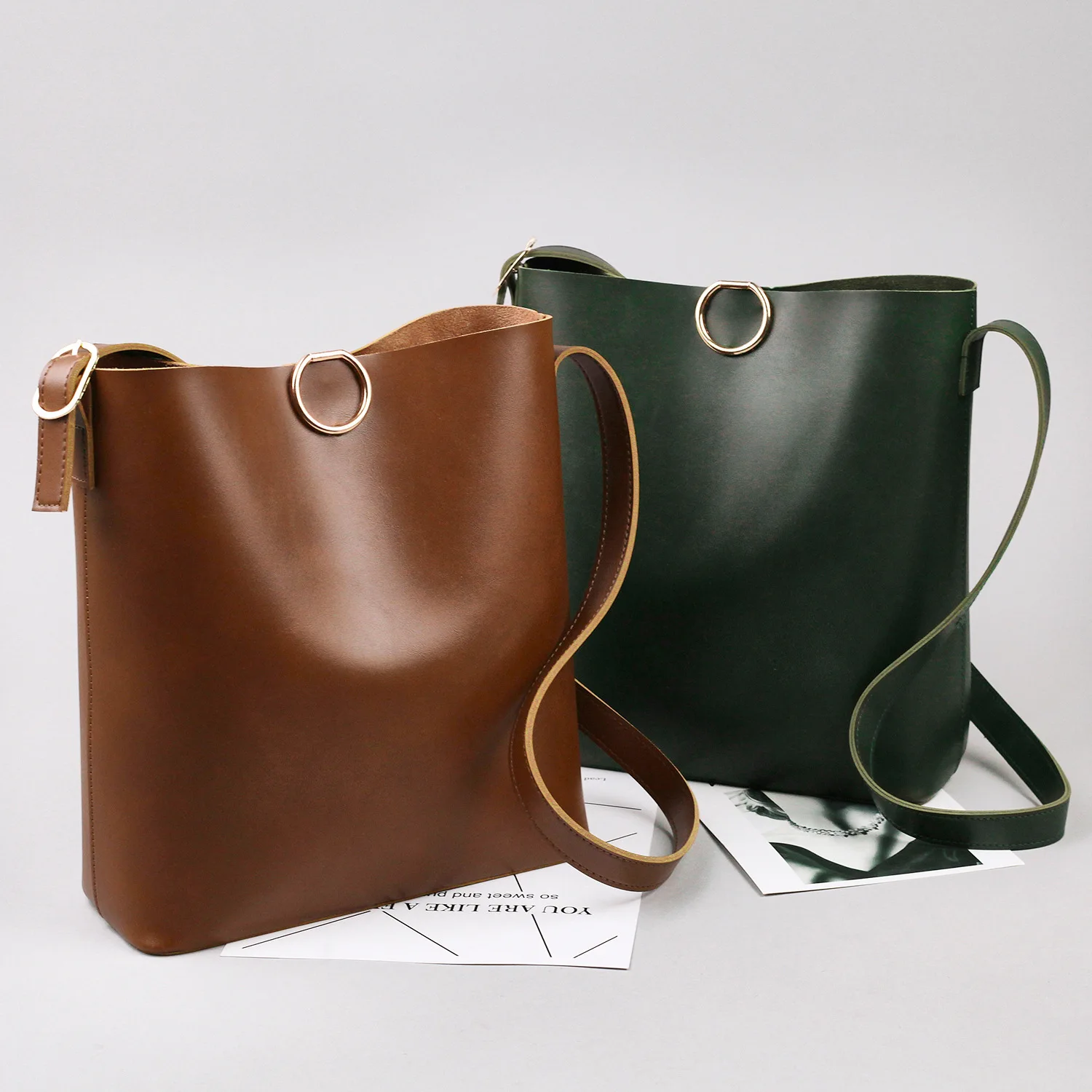 Bags 2020New Ladies Pu Leather Fashion Shoulder Bag Solid Color Big Bag Female Personality Daughter Bag Bucket Bag Messenger Bag
Bags 2020New Ladies Pu Leather Fashion Shoulder Bag Solid Color Big Bag Female Personality Daughter Bag Bucket Bag Messenger Bag