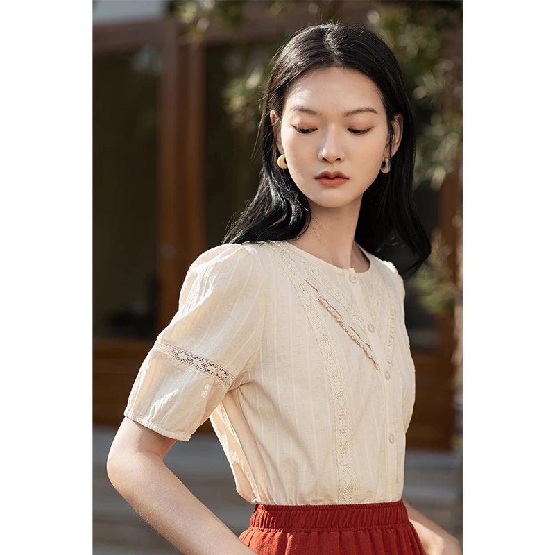 INMAN Summer Blouse Women Elegant Retro Style Round Collar Hollow Ribbon Decoration Elastic Cuffs Jacquard Button Cardigan Shirt
INMAN Summer Blouse Women Elegant Retro Style Round Collar Hollow Ribbon Decoration Elastic Cuffs Jacquard Button Cardigan Shirt