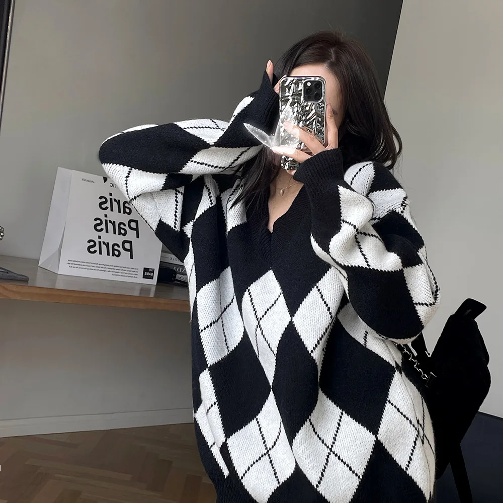 @YYDS Winter New Korean Version of Rhombic V-neck Sweater Women's Casual Long Sleeve Pullover Jacket Tide
@YYDS Winter New Korean Version of Rhombic V-neck Sweater Women's Casual Long Sleeve Pullover Jacket Tide