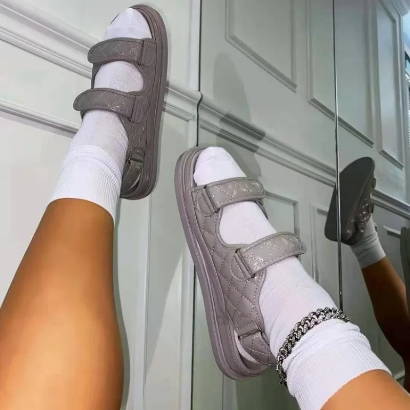 2021 Hot INS Women Sandals Summer New Flat British Wind Comfort Thick BottomCasual Roman Designer Beach Shoes Platform Sandal
2021 Hot INS Women Sandals Summer New Flat British Wind Comfort Thick BottomCasual Roman Designer Beach Shoes Platform Sandal