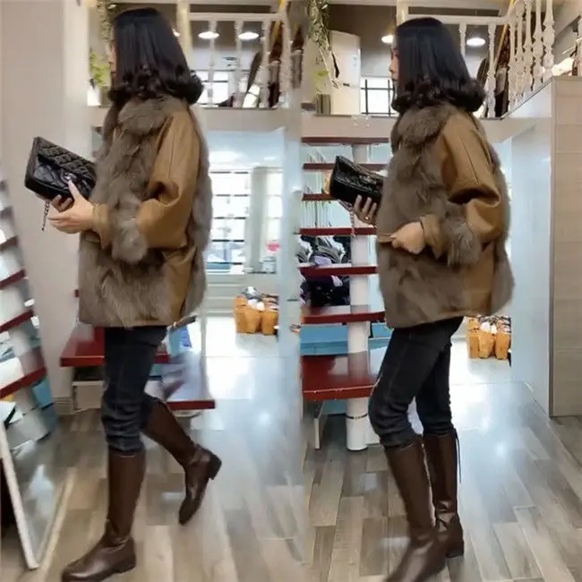 Women 2021 Winter Fashion Solid Color Loose Coats Female New Fake Fox Fur Warm Outwears Ladies Zipper Faux Fur Jackets Q528
Women 2021 Winter Fashion Solid Color Loose Coats Female New Fake Fox Fur Warm Outwears Ladies Zipper Faux Fur Jackets Q528