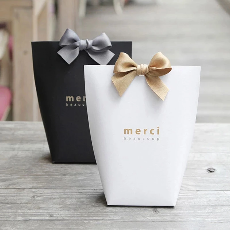 20Pcs Merci Candy Boxes Upscale Black White Bronzing French Thank You Wedding Favors Gift Box Package Birthday Party Favors Bags
20Pcs Merci Candy Boxes Upscale Black White Bronzing French Thank You Wedding Favors Gift Box Package Birthday Party Favors Bags