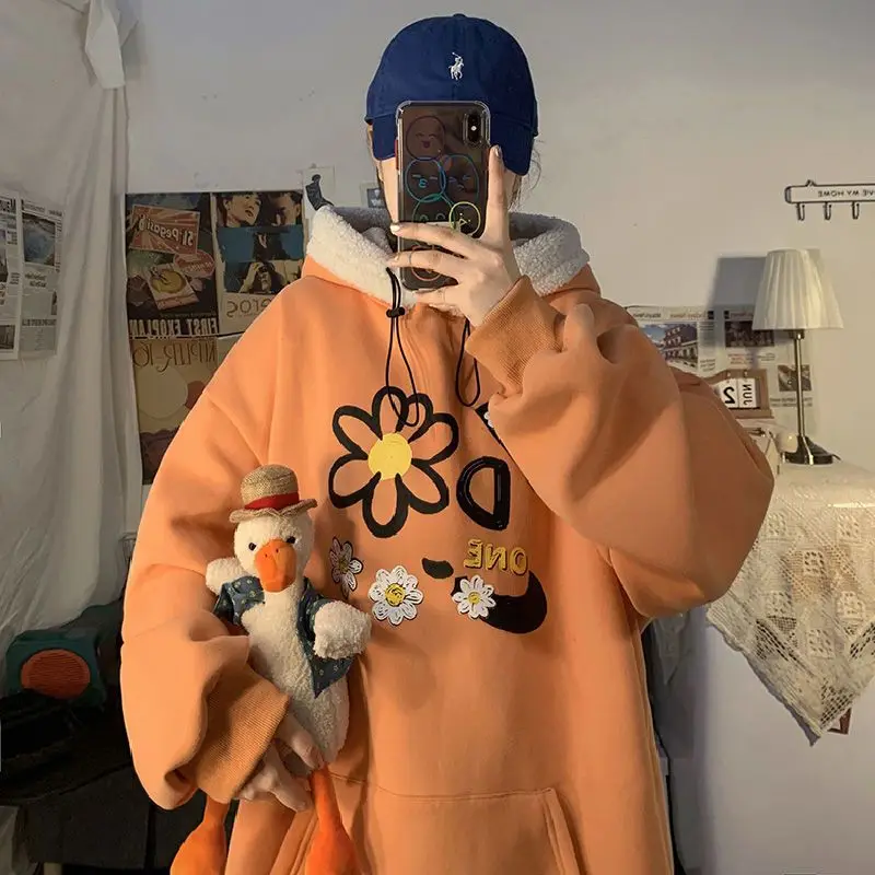 Lamb Wool Hoodies Men Hong-Kong Style Trend Winter Plus Velvet Thick Hooded Sweater Couple Loose All-match Print Pullover Jacket
Lamb Wool Hoodies Men Hong-Kong Style Trend Winter Plus Velvet Thick Hooded Sweater Couple Loose All-match Print Pullover Jacket
