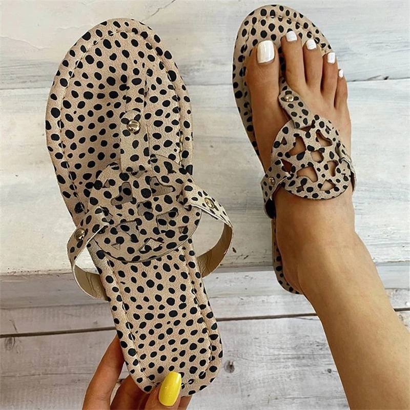 2021 New Korean Style Leopard Print Women Flip Flop Outside Wear Female Skid-Proof Wear Resisting Clip Toe Sandy Beach Slippers
2021 New Korean Style Leopard Print Women Flip Flop Outside Wear Female Skid-Proof Wear Resisting Clip Toe Sandy Beach Slippers