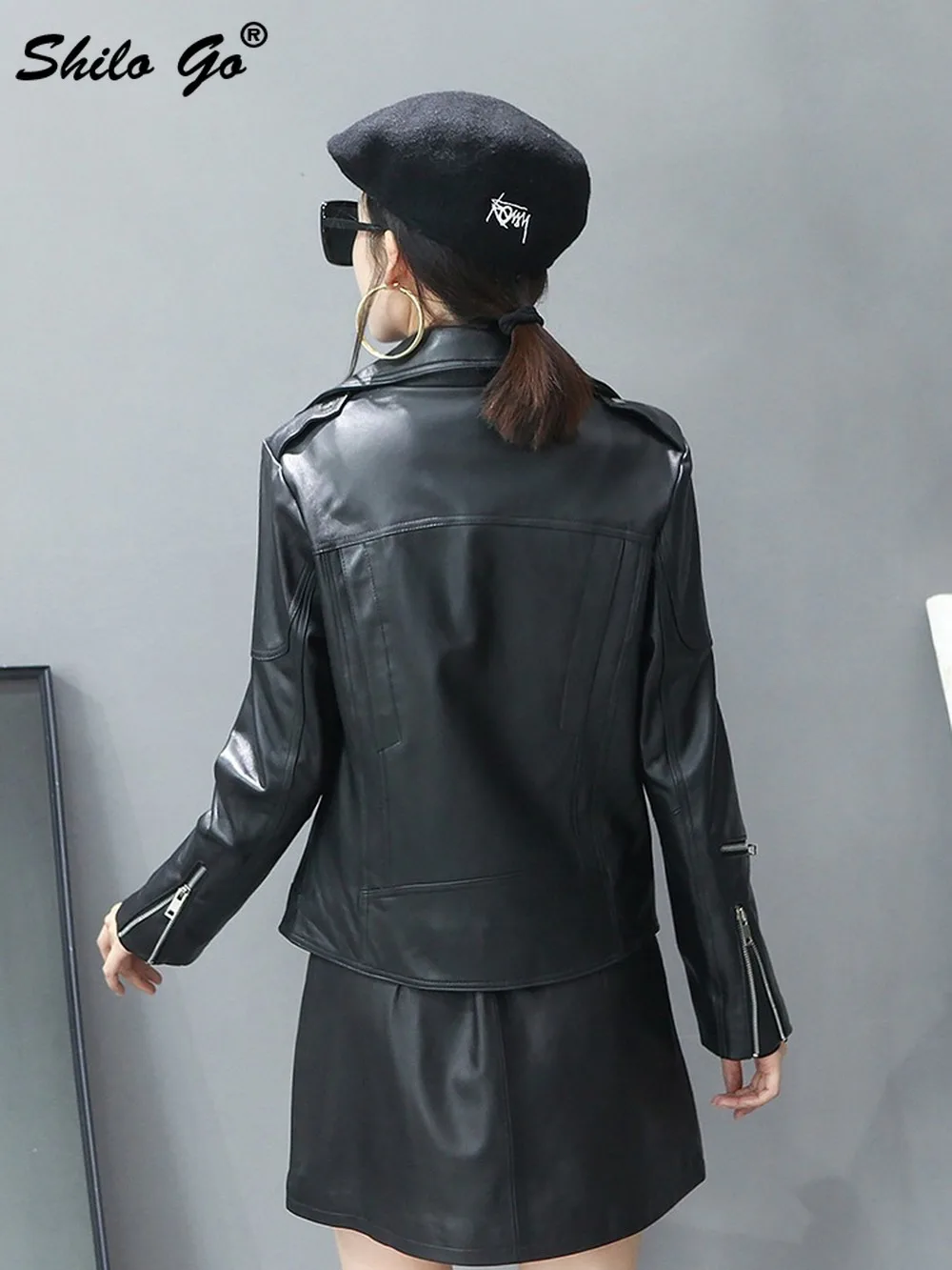 Moto Style Notched Neck Black Zipper Detail Jacket Women Winter Streetwear Solid Genuine Leather Jacket Casual Sheepskin Outwear
Moto Style Notched Neck Black Zipper Detail Jacket Women Winter Streetwear Solid Genuine Leather Jacket Casual Sheepskin Outwear