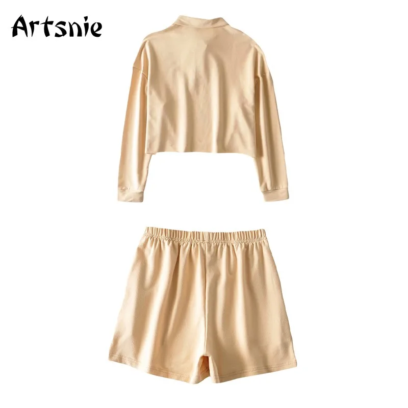 Artsnie vintage casual two piece set women turn down collar long sleeve tops high waist shorts pajamas homewear tracksuit femme
Artsnie vintage casual two piece set women turn down collar long sleeve tops high waist shorts pajamas homewear tracksuit femme