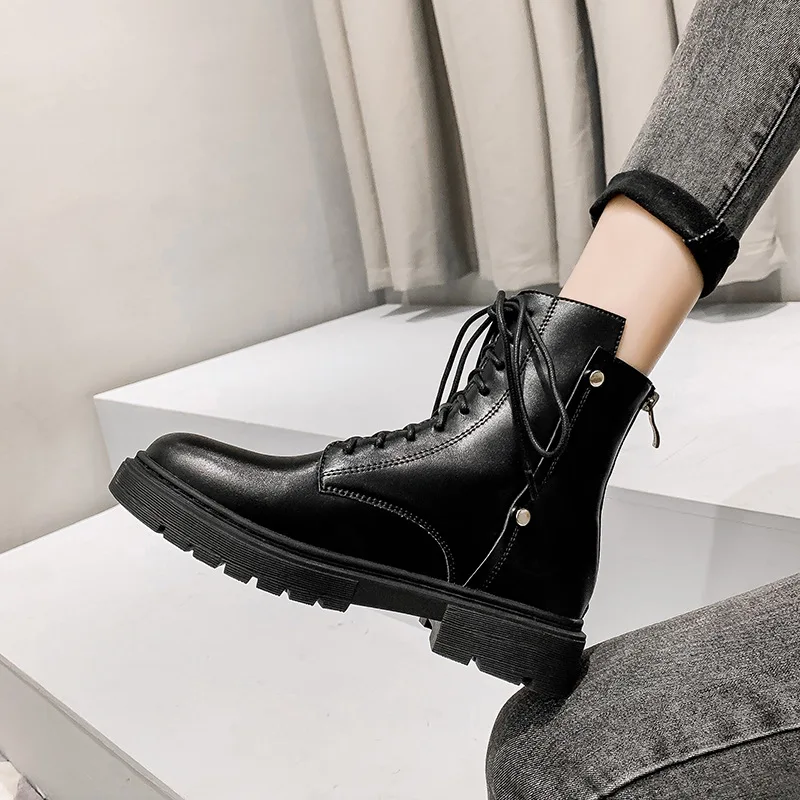 NAKKESHMEN-2020 New Chunky Heel Fleece Ankle Boots All-match Handsome Black Flat Boots Winter British Fan Boots
NAKKESHMEN-2020 New Chunky Heel Fleece Ankle Boots All-match Handsome Black Flat Boots Winter British Fan Boots