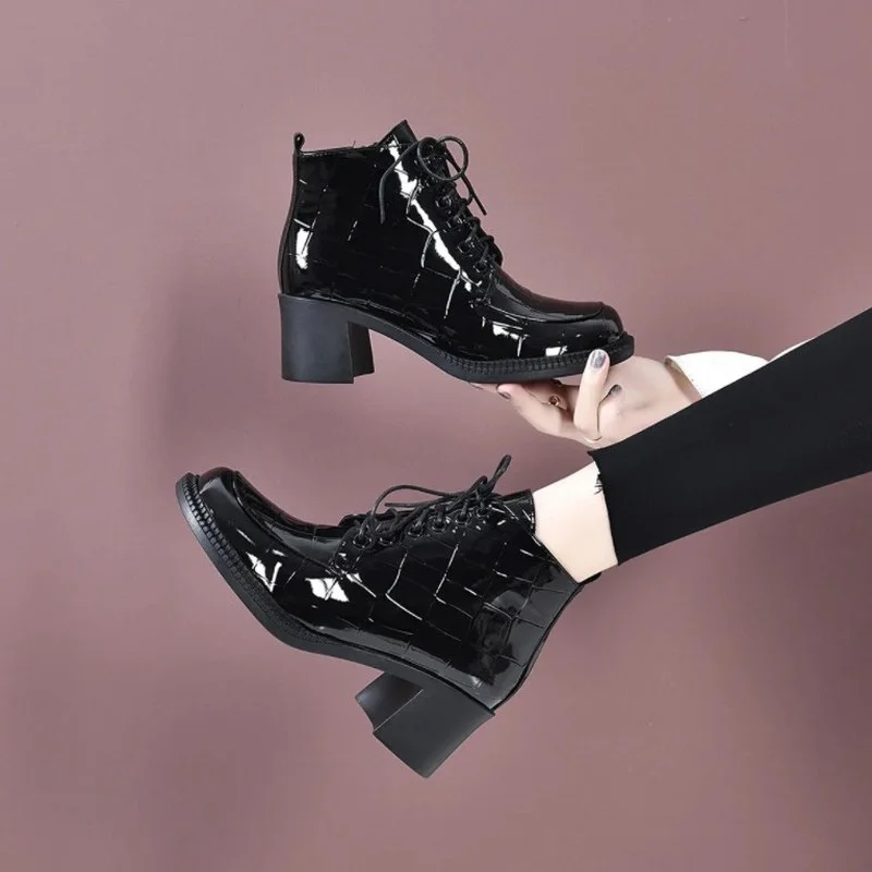 2021 Chic Women Boots Shiny PU Leather Autumn Winter Shoes Woman Spuare Toe Block Heels Ankle Boots Female Botas Zapatos Mujer
2021 Chic Women Boots Shiny PU Leather Autumn Winter Shoes Woman Spuare Toe Block Heels Ankle Boots Female Botas Zapatos Mujer