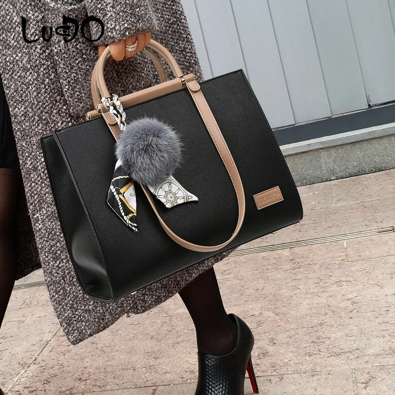 LUCDO Luxury Women Bag high quality Leather Handbags Big Tote fashion Lady Hand Bags With Hair Ball Female Messenger Bag
LUCDO Luxury Women Bag high quality Leather Handbags Big Tote fashion Lady Hand Bags With Hair Ball Female Messenger Bag