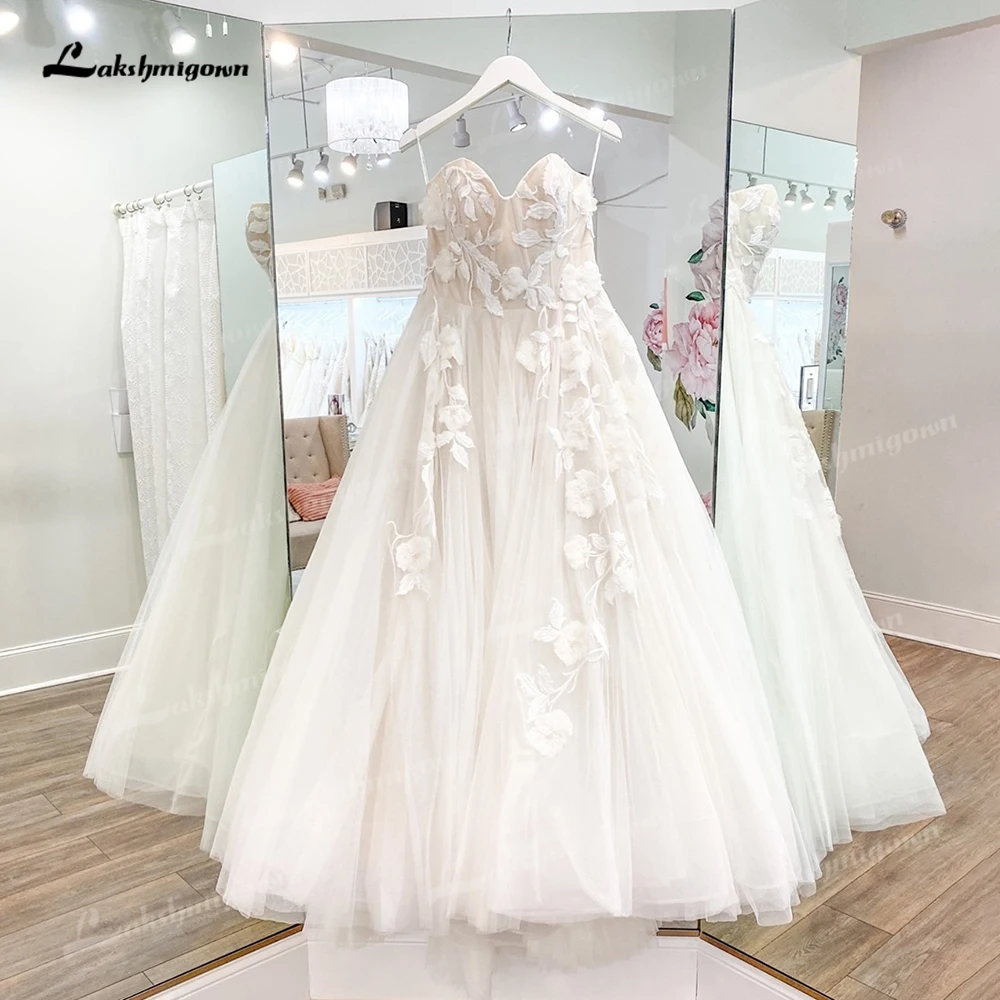 Romatic Lace Appliques Wedding Dresses vestido de novia Sexy Spaghetti Straps Ivory Wedding Gown for Bridal Tulle Bridal Dress
Romatic Lace Appliques Wedding Dresses vestido de novia Sexy Spaghetti Straps Ivory Wedding Gown for Bridal Tulle Bridal Dress