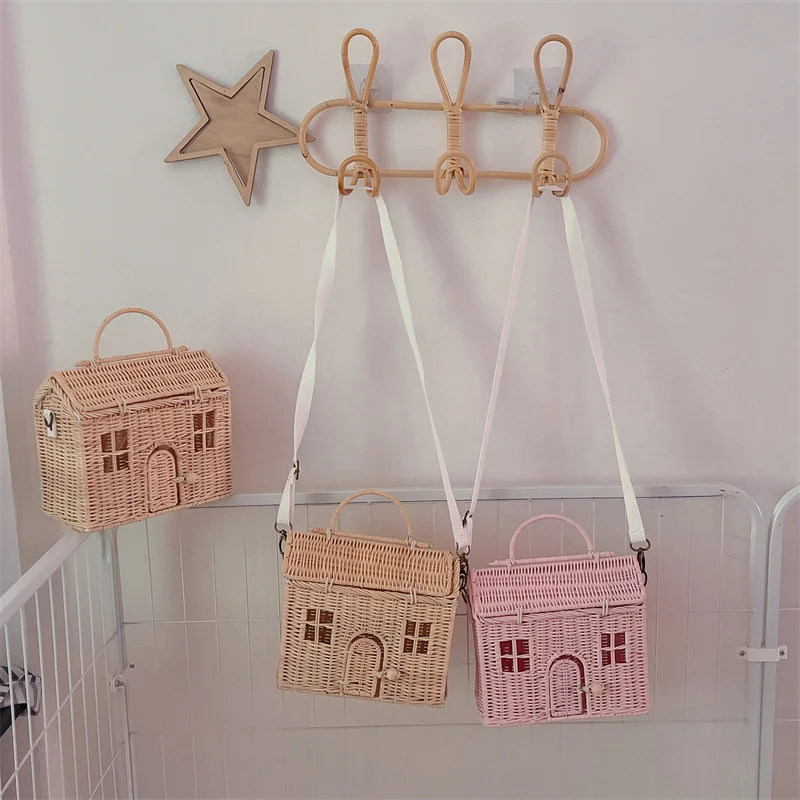Korean Handmade Rattan Vintage Storage Basket Kids Shoulder Bag House Shape Best Gift for Girls Multi-use Children Room Decor
Korean Handmade Rattan Vintage Storage Basket Kids Shoulder Bag House Shape Best Gift for Girls Multi-use Children Room Decor