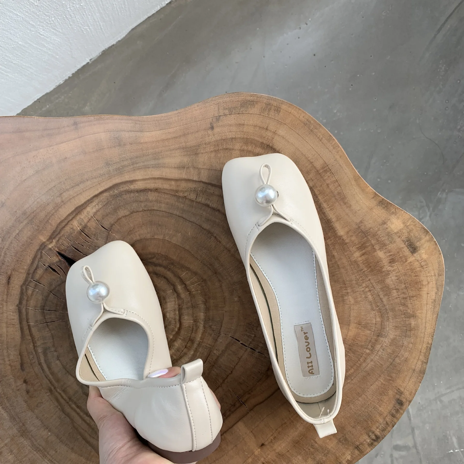 Korean Shoes Shallow Mouth Female Footwear Square Toe Pearl Decorateion Low Heels Casual Sneaker 2021 Grandma Dress Comfortable
Korean Shoes Shallow Mouth Female Footwear Square Toe Pearl Decorateion Low Heels Casual Sneaker 2021 Grandma Dress Comfortable