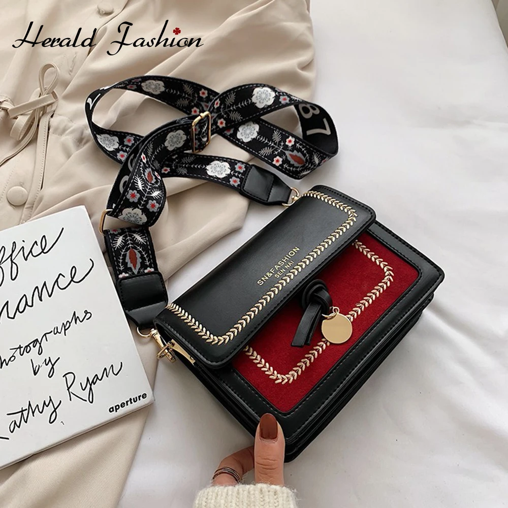 Contrast Color Leather Crossbody Bag Women 2020 Luxury Saddle Design Shoulder Messenger Bag Female Small Casual Handbag Purses
Contrast Color Leather Crossbody Bag Women 2020 Luxury Saddle Design Shoulder Messenger Bag Female Small Casual Handbag Purses