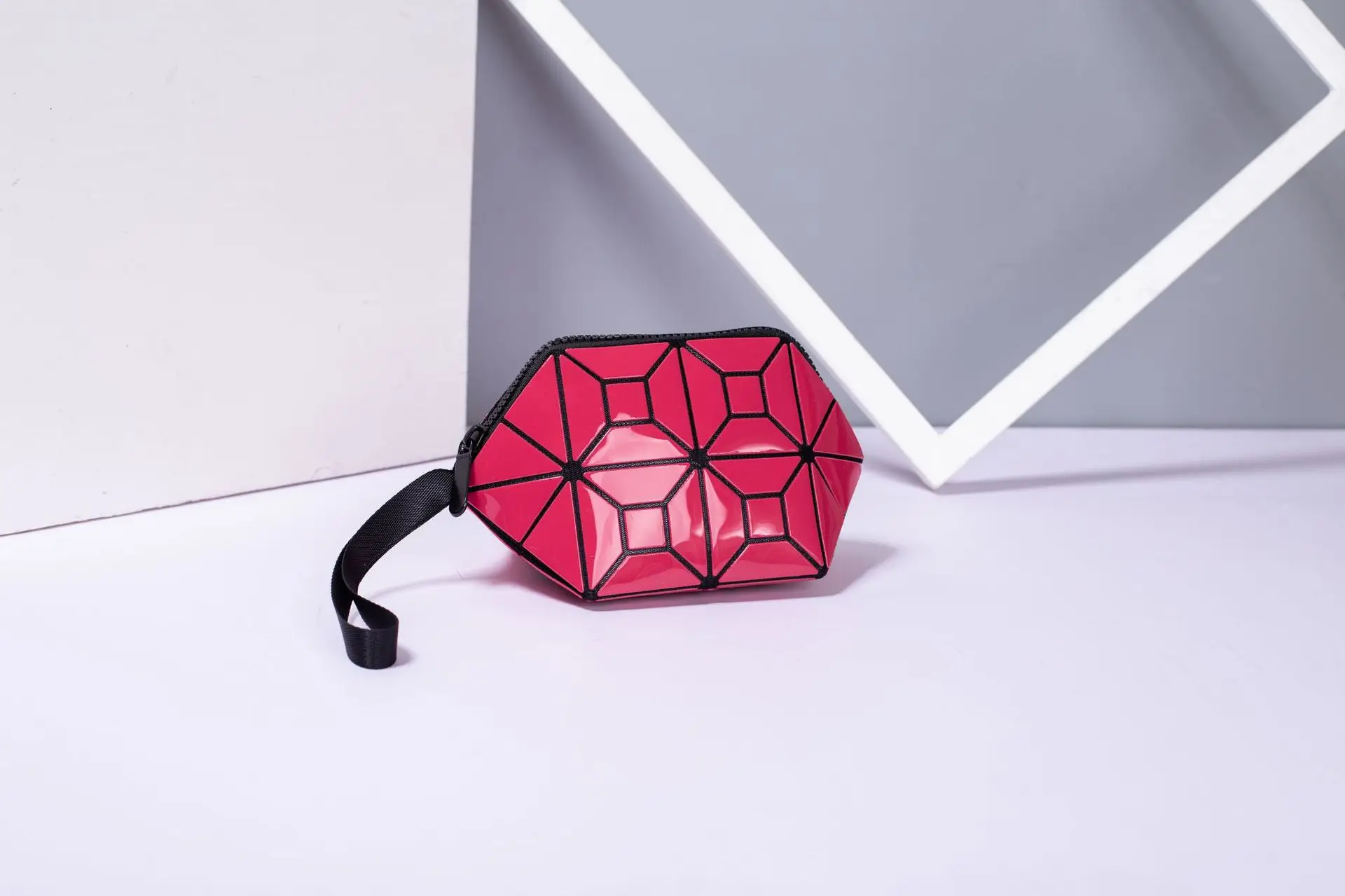 OLN 2021 New Women's Cosmetic Bag Fashion Designer PU Make Up Travel Bags Female Lipstick Pouch Girl Kawaii Makeup Wash Purse
OLN 2021 New Women's Cosmetic Bag Fashion Designer PU Make Up Travel Bags Female Lipstick Pouch Girl Kawaii Makeup Wash Purse