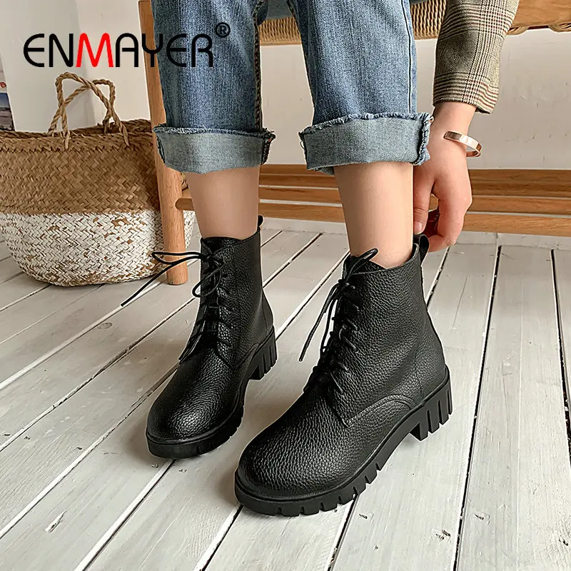 ENMAYER 2020 Cool PU Lace-Up Motorcycle Boots Round Toe Winter Boots Women Square Heel Short Plush Ankle Boots for Women 34-43
ENMAYER 2020 Cool PU Lace-Up Motorcycle Boots Round Toe Winter Boots Women Square Heel Short Plush Ankle Boots for Women 34-43