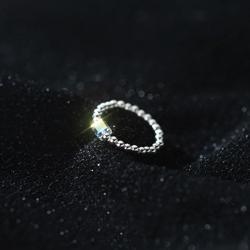 Фото Женское кольцо из серебра 100% пробы с радужными кристаллами | Украшения и