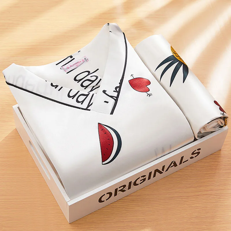 Женская шелковая пижама с коротким рукавом и V-образным вырезом 
Женская шелковая пижама с коротким рукавом и V-образным вырезом