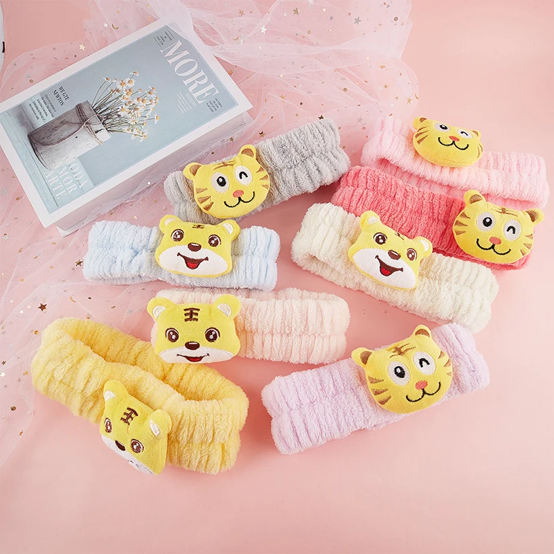 Headwear girl cute tiger hair hoop wash face mask Plush hair hair jewelry Women Headband Hair Accessories
Headwear girl cute tiger hair hoop wash face mask Plush hair hair jewelry Women Headband Hair Accessories