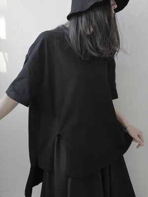 T-shirt with short summer sleeves, women's personality design irregular cotton bottom shirt
T-shirt with short summer sleeves, women's personality design irregular cotton bottom shirt