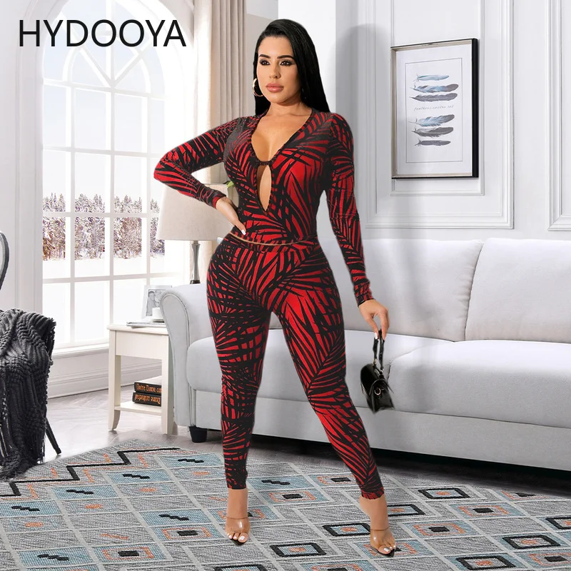 Leaves Print Vintage Women Fitness Two Piece Matching Sets Long Sleeve Hollow Tops and High Waist Skinny Pants Suit Club Outfits
Leaves Print Vintage Women Fitness Two Piece Matching Sets Long Sleeve Hollow Tops and High Waist Skinny Pants Suit Club Outfits