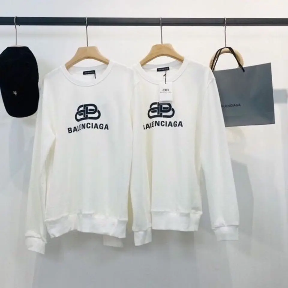 Fashion brand baleshijia printed letter casual men's and women's round neck sweater loose couple's sweater
Fashion brand baleshijia printed letter casual men's and women's round neck sweater loose couple's sweater