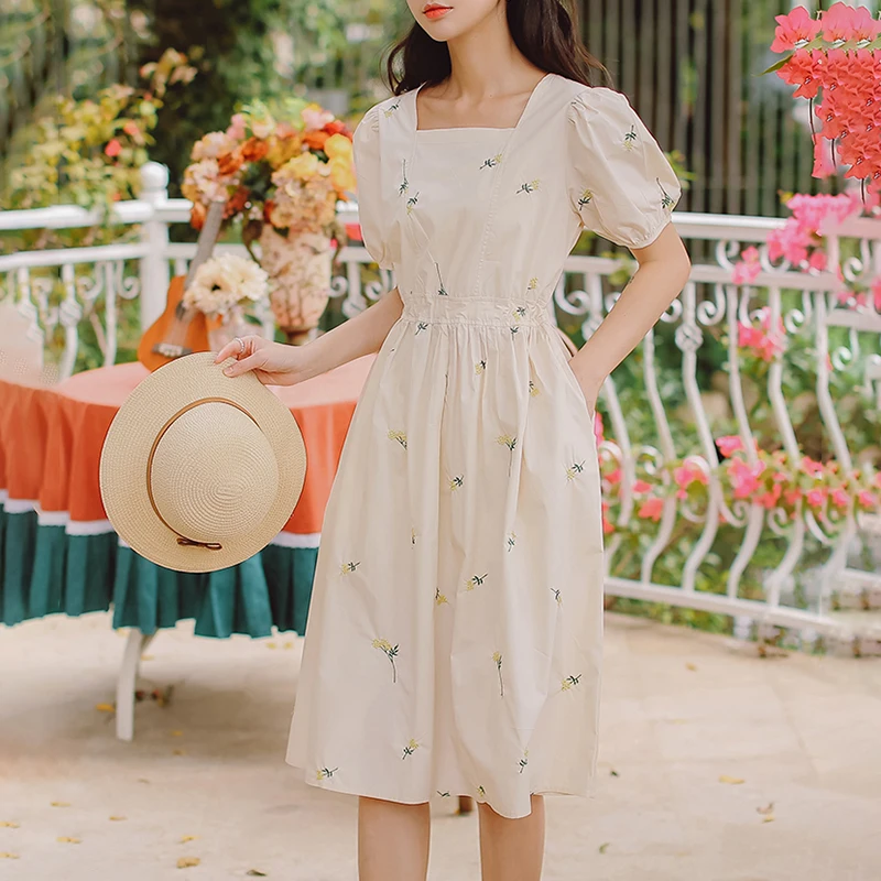Woman Dress Beige Embroidery Floral Mid-Calf Cotton Clothing Summer New Short Sleeve Loose Square Collar Sweet Sundress
Woman Dress Beige Embroidery Floral Mid-Calf Cotton Clothing Summer New Short Sleeve Loose Square Collar Sweet Sundress