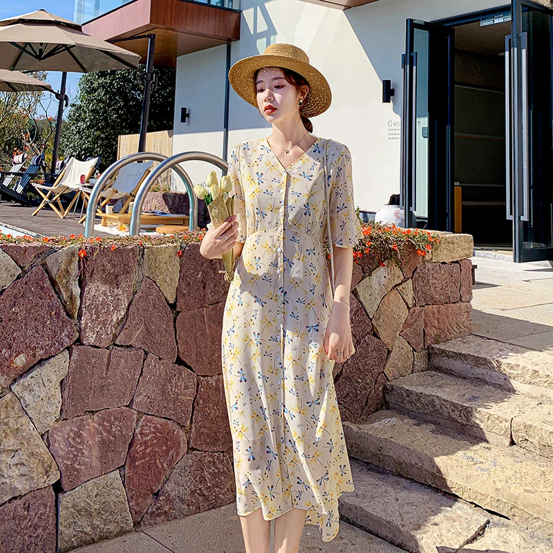 Uulutonica Summer Women Elegant Fashion A-line Print Button Mid-calf Butterfly Sleeve Empire V-neck Dress
Uulutonica Summer Women Elegant Fashion A-line Print Button Mid-calf Butterfly Sleeve Empire V-neck Dress