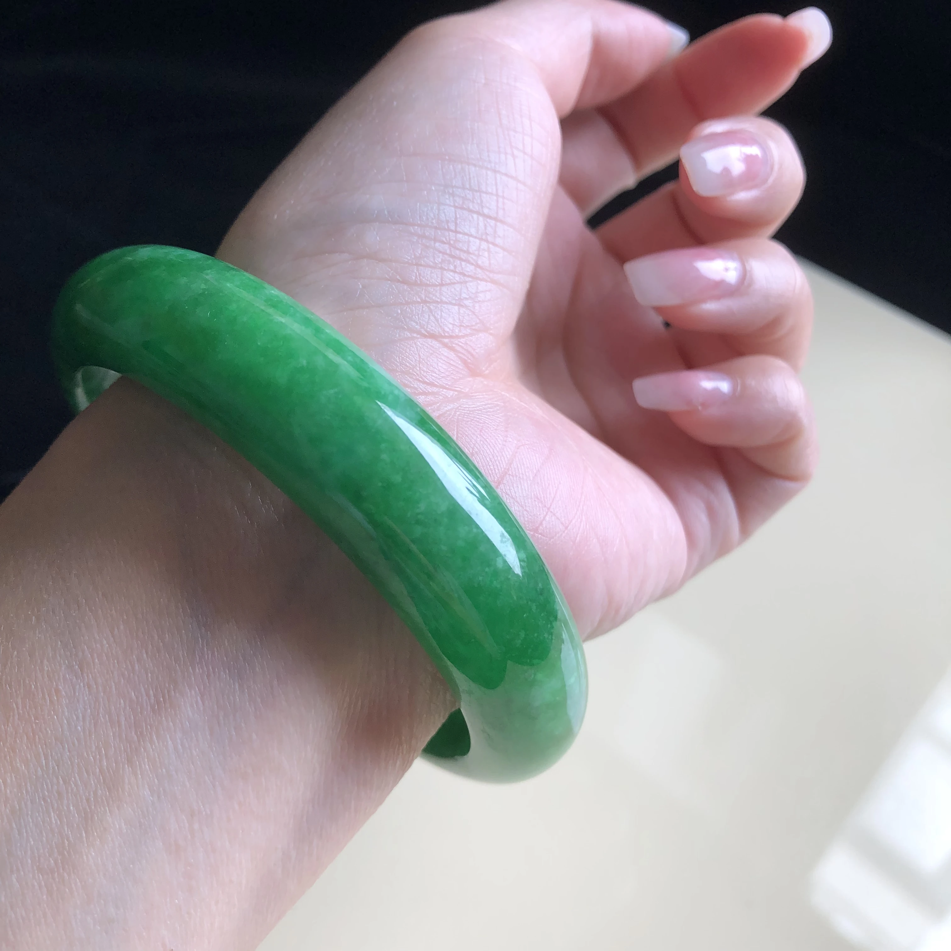 Burma 100%Genuine High-end Jadeite Bracelet Jewelry Jade Bangles For Women 58mm (With Certificate)
Burma 100%Genuine High-end Jadeite Bracelet Jewelry Jade Bangles For Women 58mm (With Certificate)