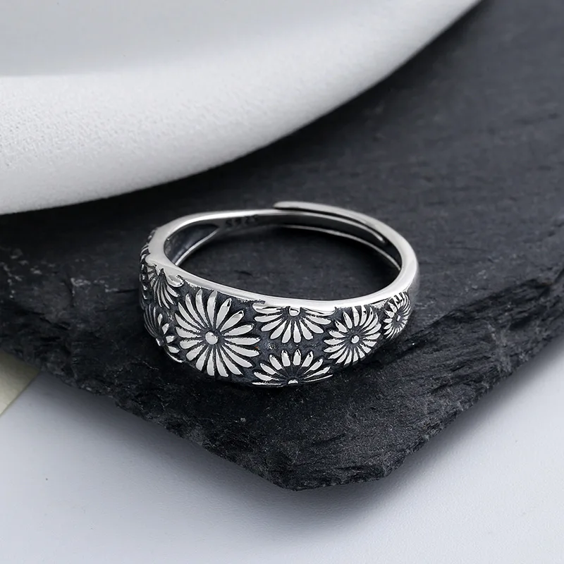 Fashion Vintage Daisy Simple Rings for Women Hip Hop Party Personality Jewelry Flower Shape Retro Finger Open Ring бижутерия
Fashion Vintage Daisy Simple Rings for Women Hip Hop Party Personality Jewelry Flower Shape Retro Finger Open Ring бижутерия