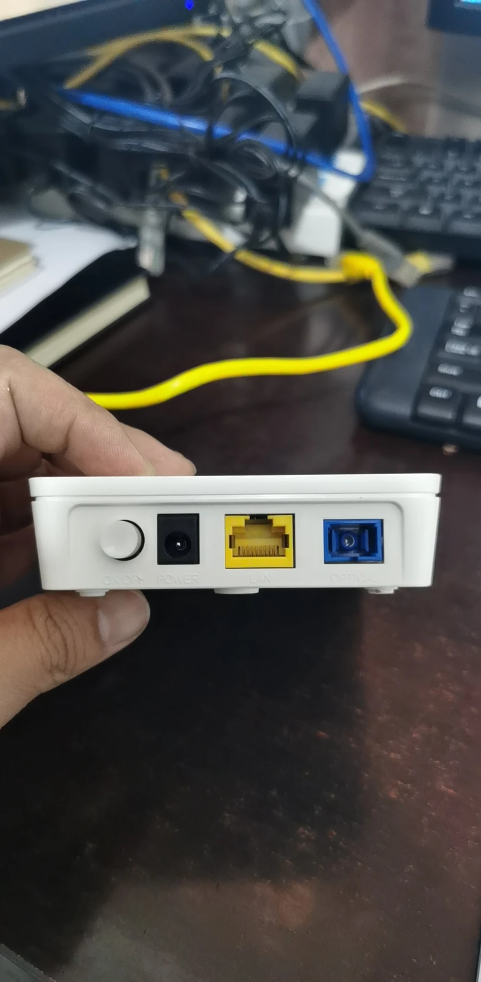 huawei 10pcs/Lot 100% original HG8010H 2013 model EPON Onu ONT Used Second-hand ONU Without Power Adapter Free shipping
huawei 10pcs/Lot 100% original HG8010H 2013 model EPON Onu ONT Used Second-hand ONU Without Power Adapter Free shipping