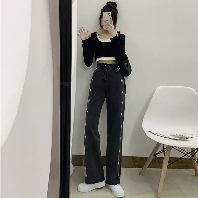 Women's Love Embroidered Straight Loose Jeans Autumn New High Waist Slimming Wide-Leg Pants
Women's Love Embroidered Straight Loose Jeans Autumn New High Waist Slimming Wide-Leg Pants