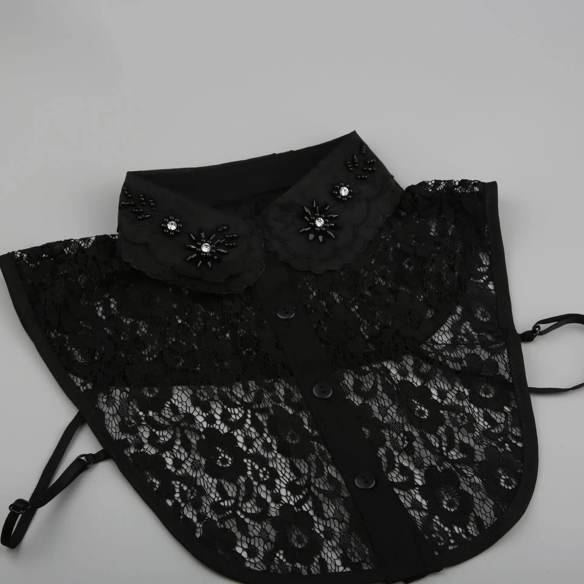 Lace Styles White/Black Women Fake Collar Shinny Beaded Detachable Collars Half Shirt Blouse Sweater False Collars Female
Lace Styles White/Black Women Fake Collar Shinny Beaded Detachable Collars Half Shirt Blouse Sweater False Collars Female