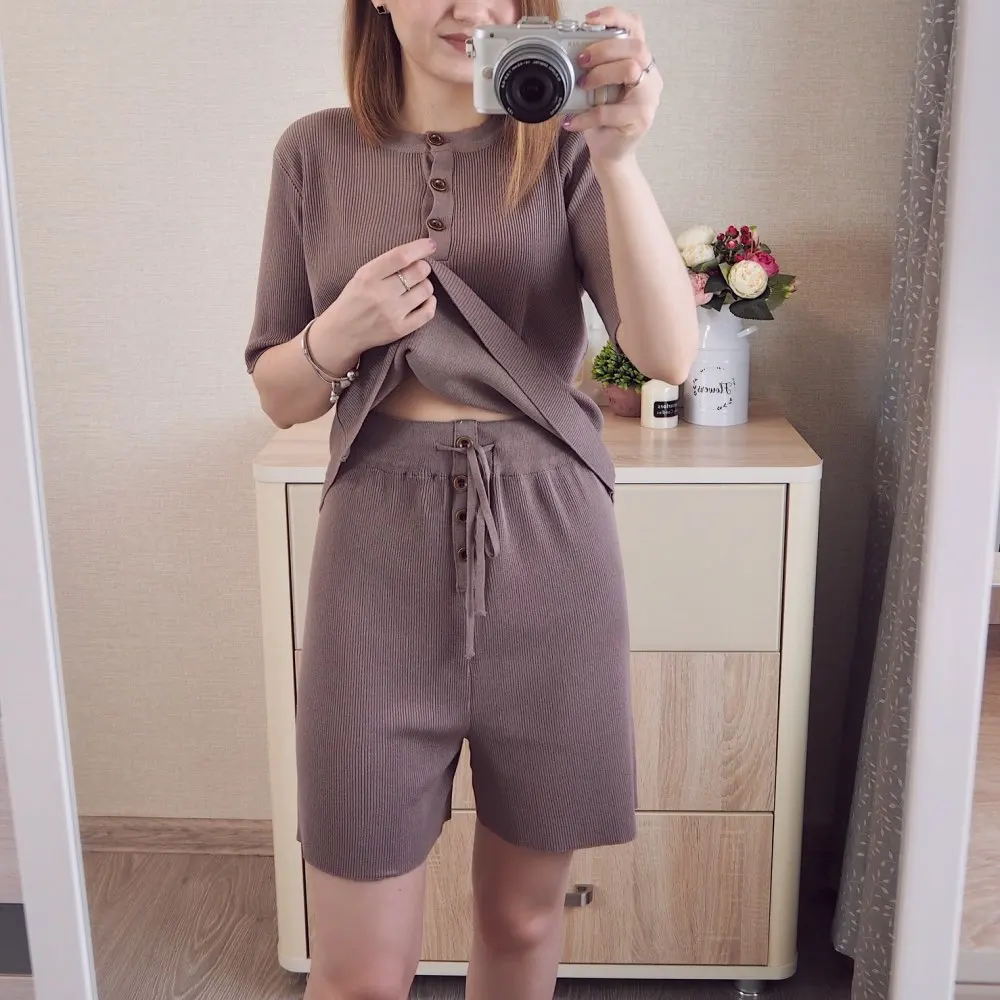 Temperament casual fashion suit loose short-sleeved sweater high-waist straight wide-leg pants two-piece women's clothing
Temperament casual fashion suit loose short-sleeved sweater high-waist straight wide-leg pants two-piece women's clothing