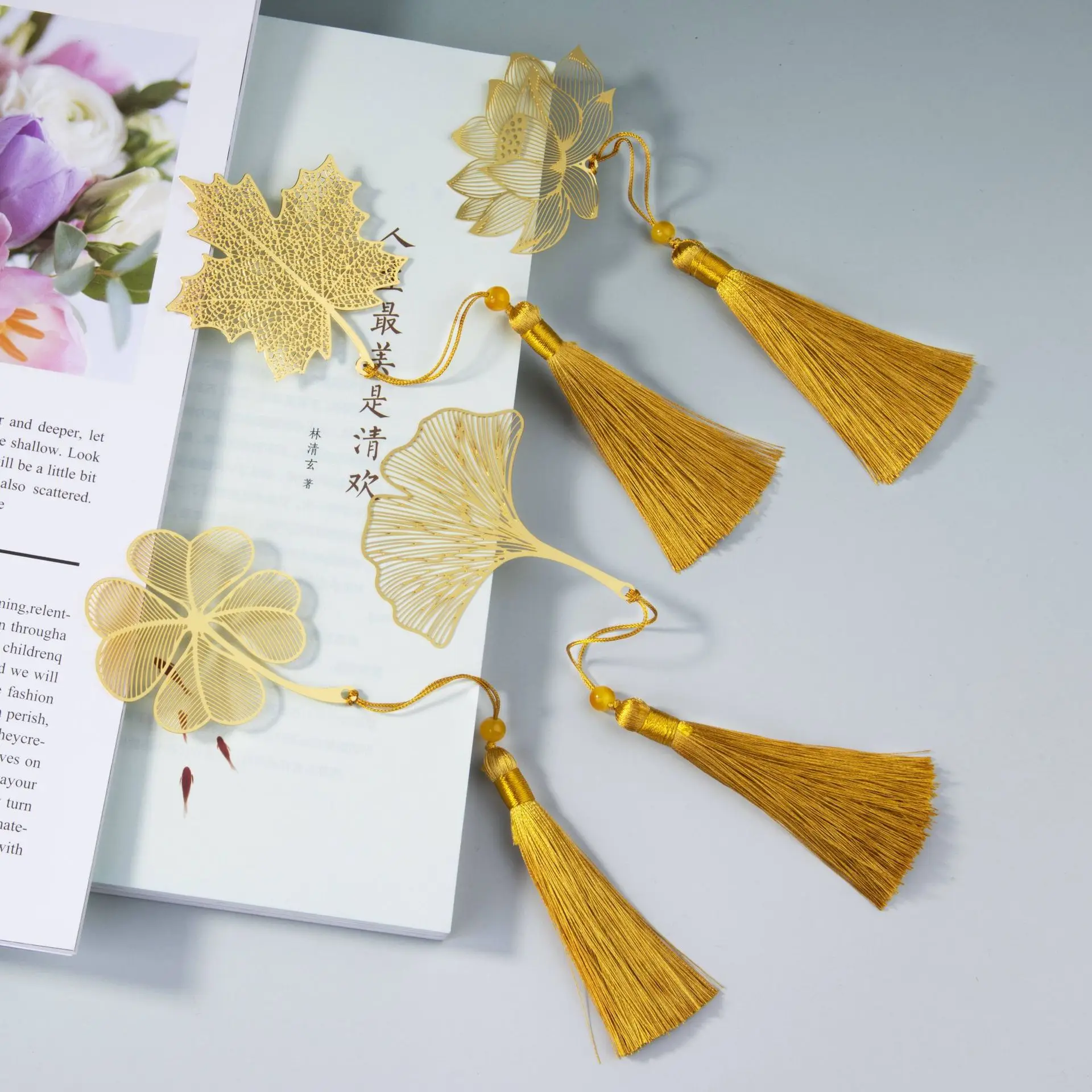 

1pc Chinese Style Vintage Metal Bookmarks Rose Gold Leaf Veins Hollow Maple Leaf Tassel Apricot Leaf Book Mark Stationery Gifts
