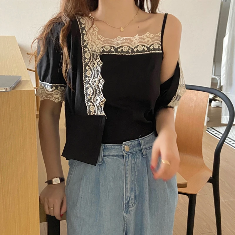 Summer New French Blouse Female V-neck Lace Stitching Blusa Small Breasted Slim Puff Sleeve Shirt with Suspenders KK141
Summer New French Blouse Female V-neck Lace Stitching Blusa Small Breasted Slim Puff Sleeve Shirt with Suspenders KK141