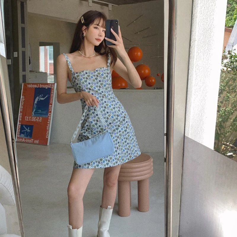 2021 Summer French Small Floral Sling Dress The New Fashionable Minority Thin Female Short Skirt A-Line Skirt Vestidos
2021 Summer French Small Floral Sling Dress The New Fashionable Minority Thin Female Short Skirt A-Line Skirt Vestidos