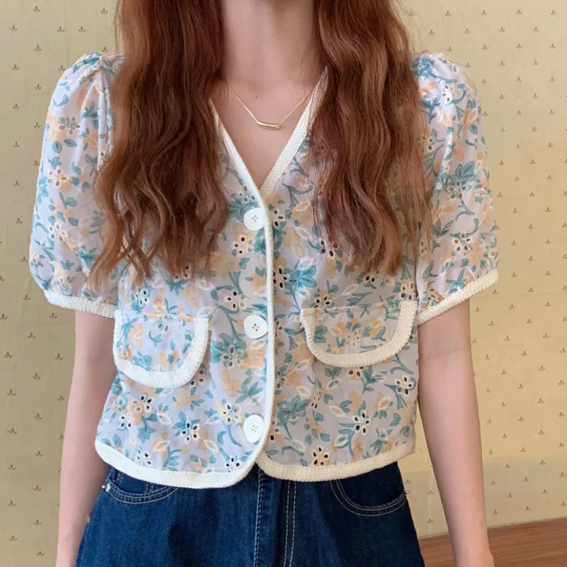2021 Summer French Casual Ladies Tops Chic Mujer Blouses Fashion V-neck Short Sleeve Hollow Out Hook Flower Shirt Femme Vestidos
2021 Summer French Casual Ladies Tops Chic Mujer Blouses Fashion V-neck Short Sleeve Hollow Out Hook Flower Shirt Femme Vestidos