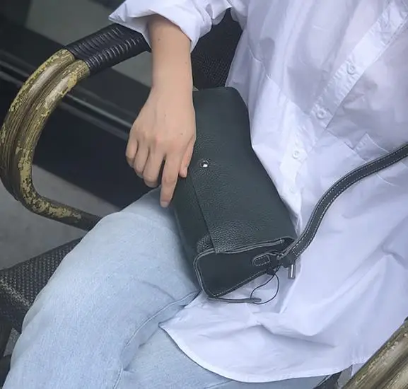 Free shipping leather simple messenger bag solid color small square bag female bag simple shoulder bag small bag handbag
Free shipping leather simple messenger bag solid color small square bag female bag simple shoulder bag small bag handbag