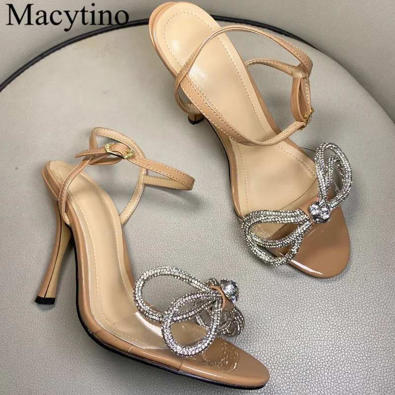 New ladies shoes sandals thin high heels summer wedding shoes sequins diamond pearl bow open toe thick heels
New ladies shoes sandals thin high heels summer wedding shoes sequins diamond pearl bow open toe thick heels