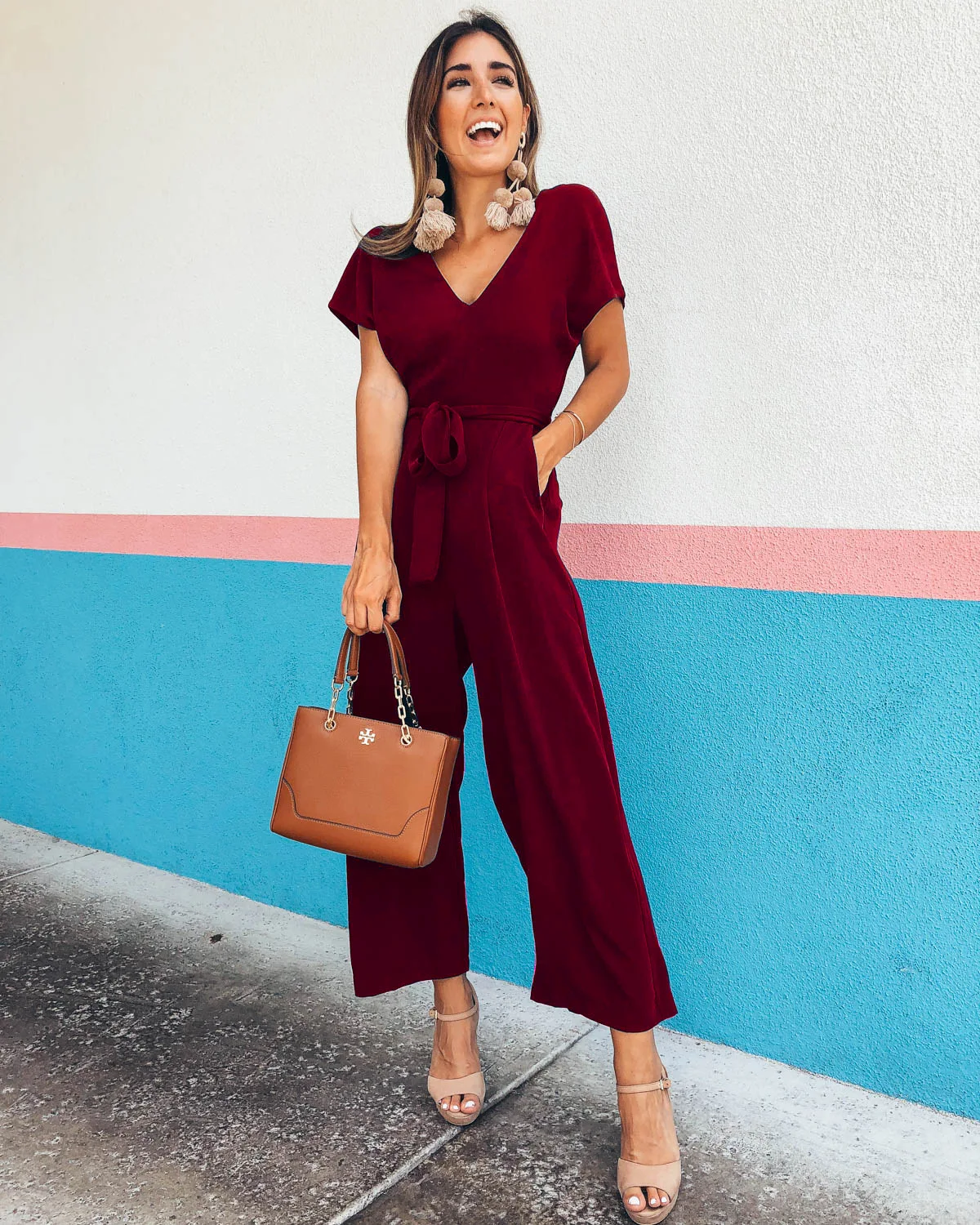 Women Jumpsuit Summer New Short Sleeved V Neck Mid Waist Nine Point Pants With Belt Jumpsuit Temperament Casual Commuter Wear
Women Jumpsuit Summer New Short Sleeved V Neck Mid Waist Nine Point Pants With Belt Jumpsuit Temperament Casual Commuter Wear