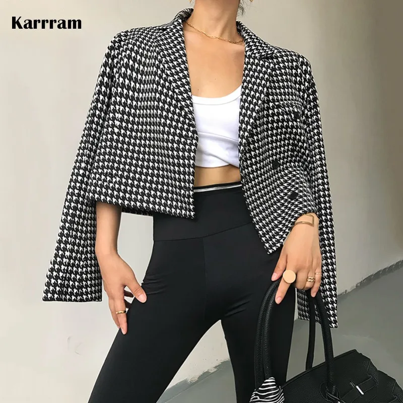 Женский укороченный Блейзер Karrram, элегантное офисное пальто с длинным рукавом и отложным воротником, осень 2021
Женский укороченный Блейзер Karrram, элегантное офисное пальто с длинным рукавом и отложным воротником, осень 2021