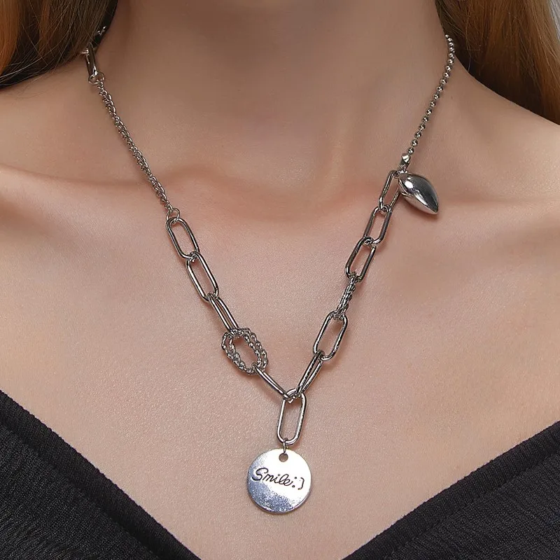 Fashion New Punk Round Card Love Pendant Necklace For Women Retro Hip-hop Silver Color Clavicle Necklace Girl Jewelry Gift
Fashion New Punk Round Card Love Pendant Necklace For Women Retro Hip-hop Silver Color Clavicle Necklace Girl Jewelry Gift