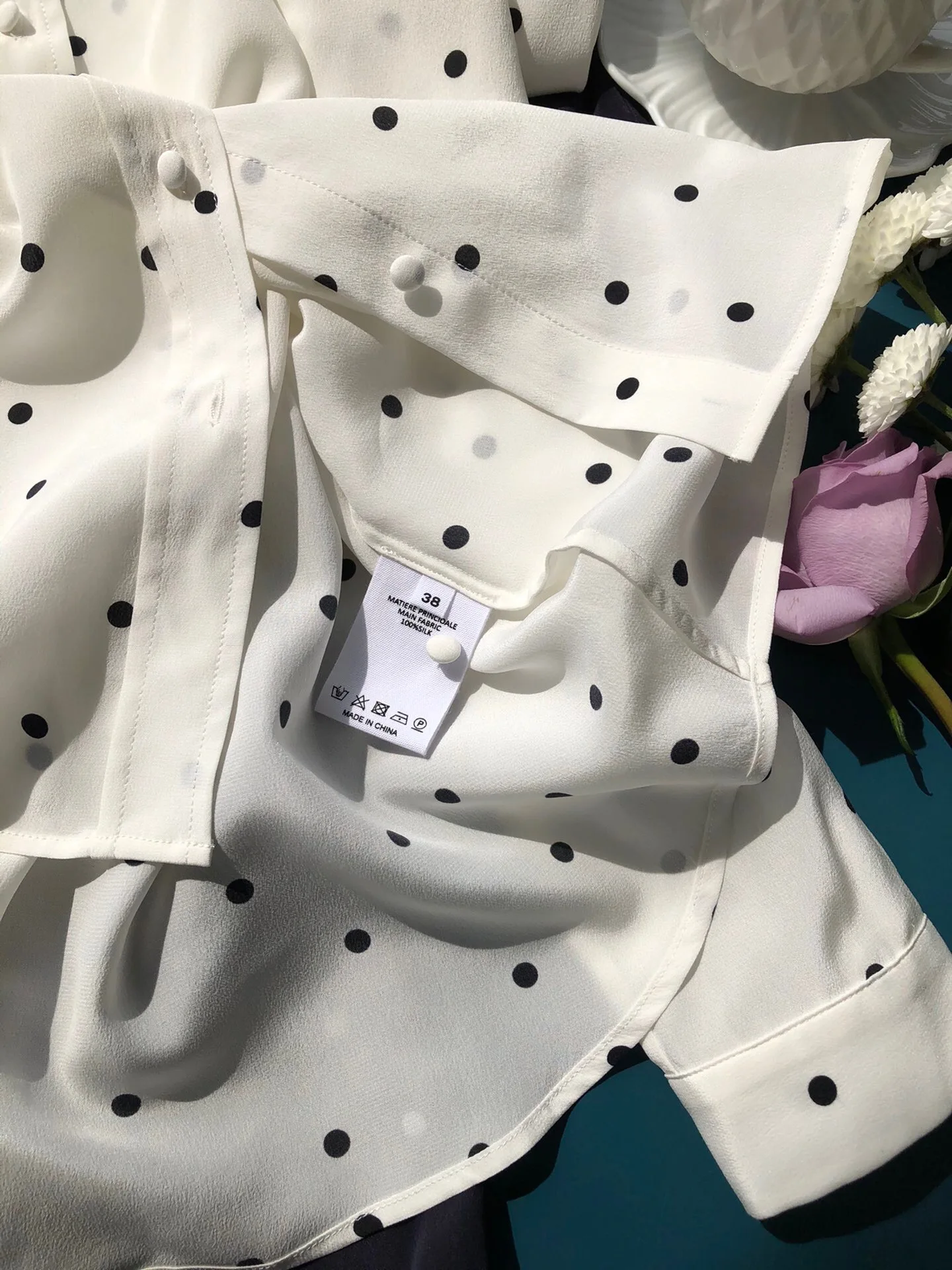 100% Silk Women Polka Dot Blouse 2021 New Spring Summer Office Wear Shirt Female OL Single-Breasted OL Shirts Top
100% Silk Women Polka Dot Blouse 2021 New Spring Summer Office Wear Shirt Female OL Single-Breasted OL Shirts Top