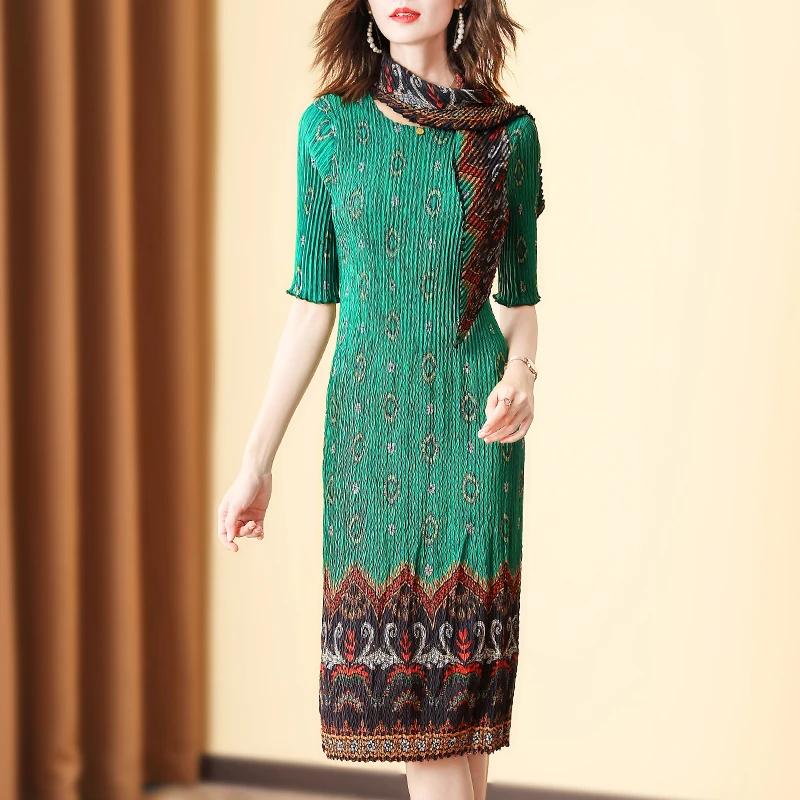 Plus Size Dress For Women Weight 45-75kg Vintage Printed Round neck Half Sleeve Stretch Miyake Pleated Dress 
Plus Size Dress For Women Weight 45-75kg Vintage Printed Round neck Half Sleeve Stretch Miyake Pleated Dress