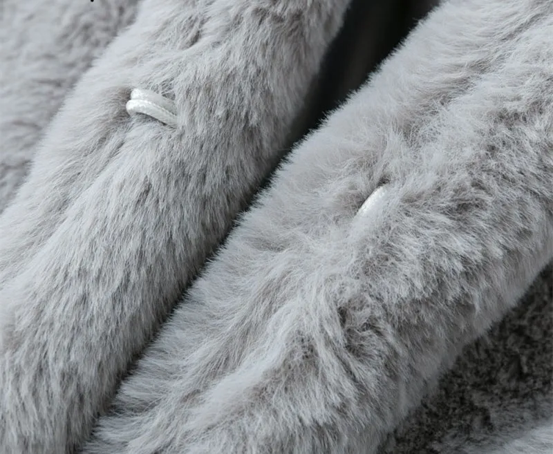 Autumn Winter Faux Fur Coat 2020 Women's Thick Solid Loose Long Sleeve Turn-Down Collar Straight Soft Cardigan Outerwear Jackets
Autumn Winter Faux Fur Coat 2020 Women's Thick Solid Loose Long Sleeve Turn-Down Collar Straight Soft Cardigan Outerwear Jackets
